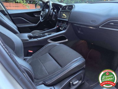 Jaguar F-Pace 3.0 D V6 300 CV AWD aut. R-Sport (10)