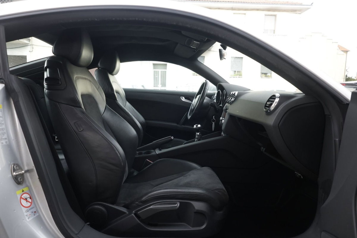Audi TT Coupé 2.0 TFSI (10)