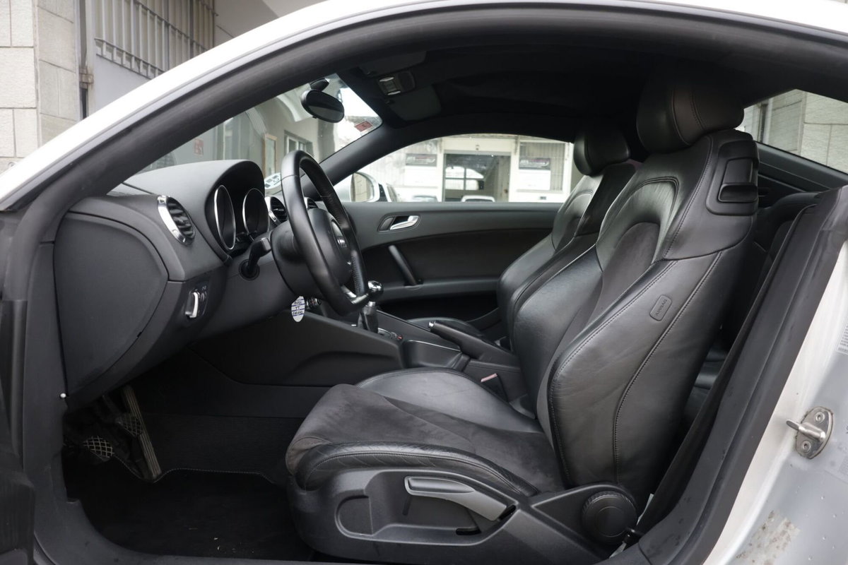 Audi TT Coupé 2.0 TFSI (16)