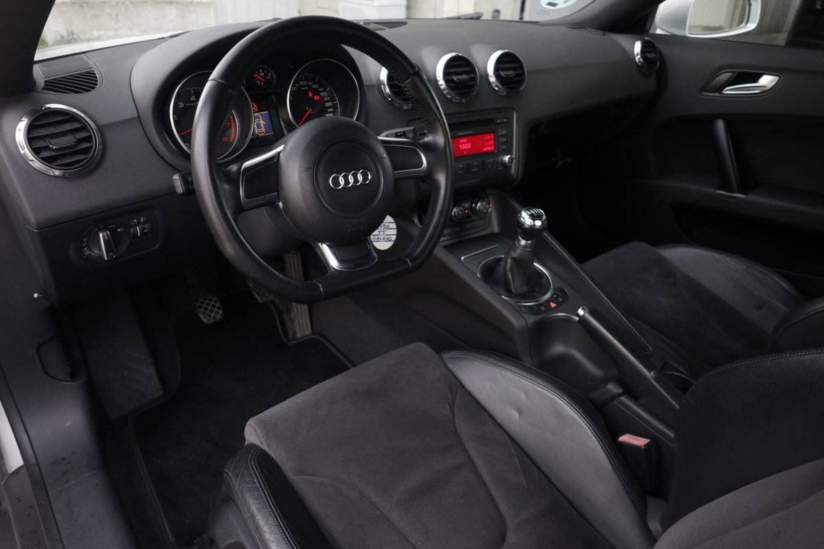 Audi TT Coupé 2.0 TFSI (2)