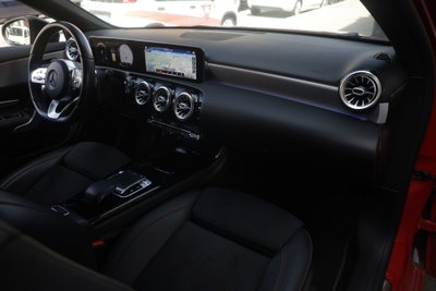 Mercedes-Benz Classe A 180 d Premium (11)