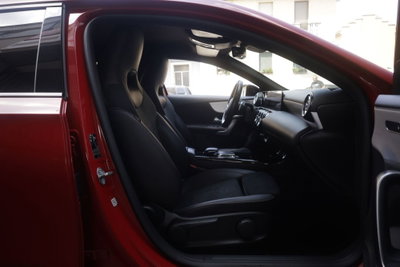 Mercedes-Benz Classe A 180 d Premium (13)