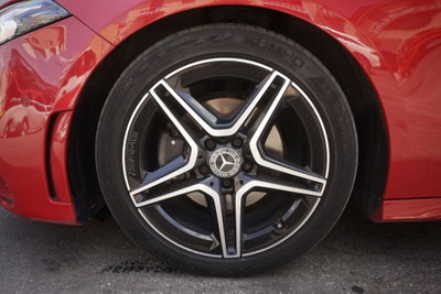 Mercedes-Benz Classe A 180 d Premium (5)