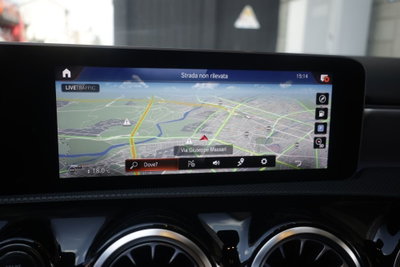 Mercedes-Benz Classe A 180 d Premium (8)