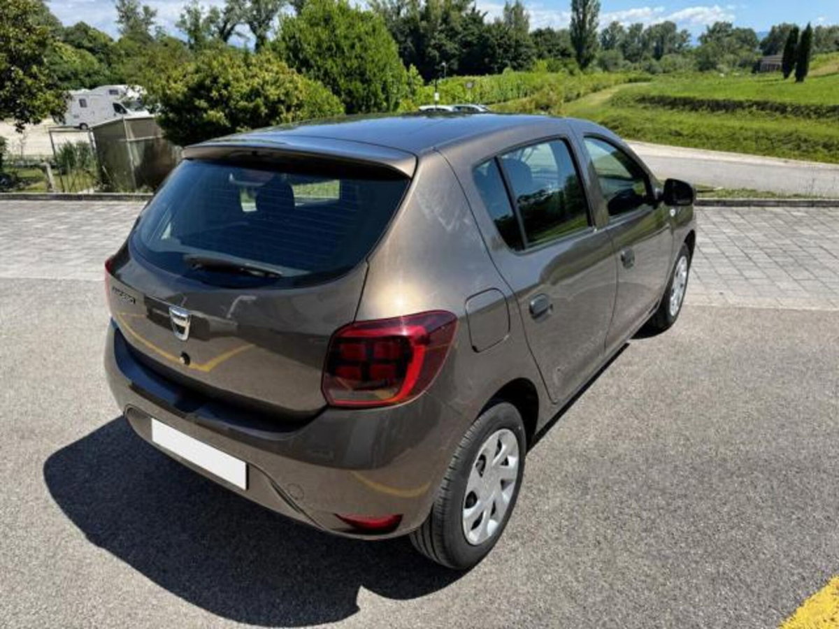 Dacia Sandero 1.0 SCe 12V 75CV Essential (6)