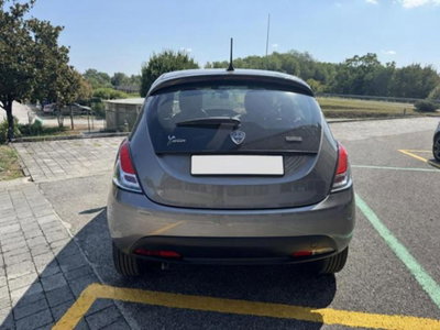 Lancia Ypsilon 1.0 FireFly 5 porte S&S Hybrid Silver Plus (5)