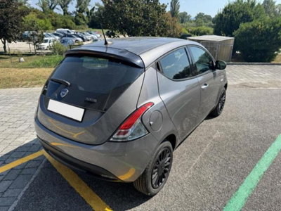Lancia Ypsilon 1.0 FireFly 5 porte S&S Hybrid Silver Plus (6)