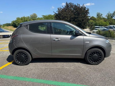Lancia Ypsilon 1.0 FireFly 5 porte S&S Hybrid Silver Plus (8)