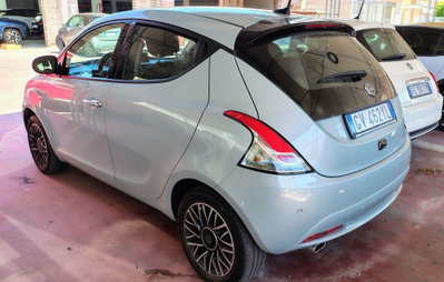 Lancia Ypsilon 1.0 FireFly 5 porte S&S Hybrid Gold Plus (2)