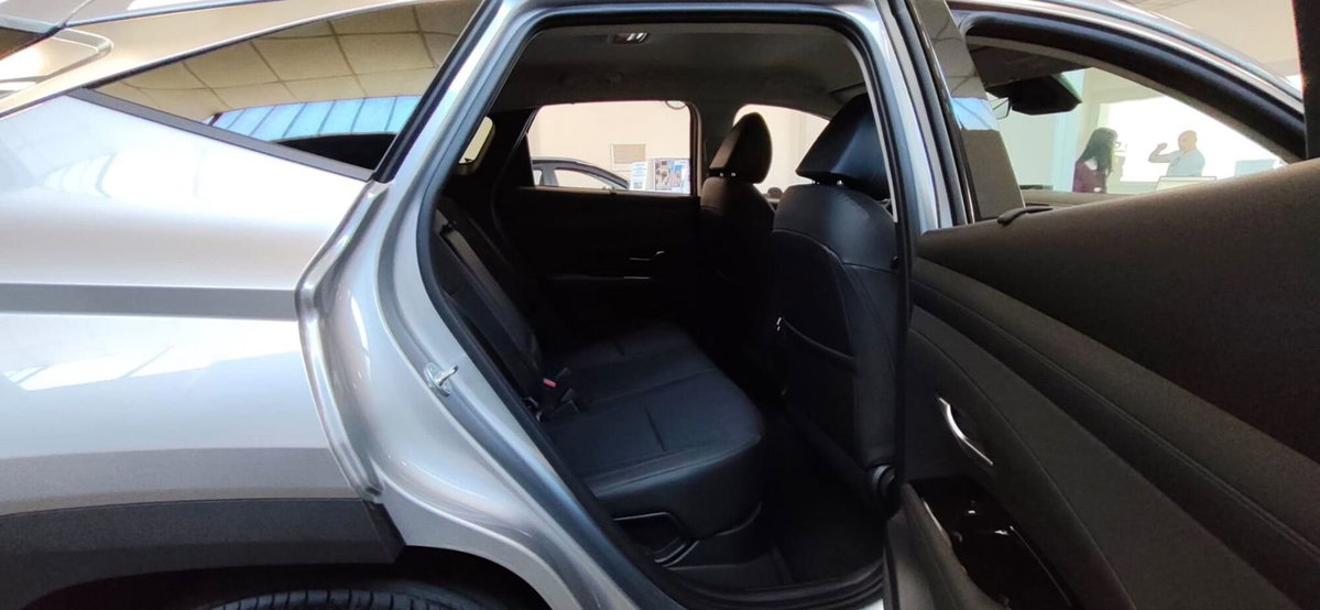 Hyundai Tucson 1.6 hev Exellence 2wd 239cv auto (11)