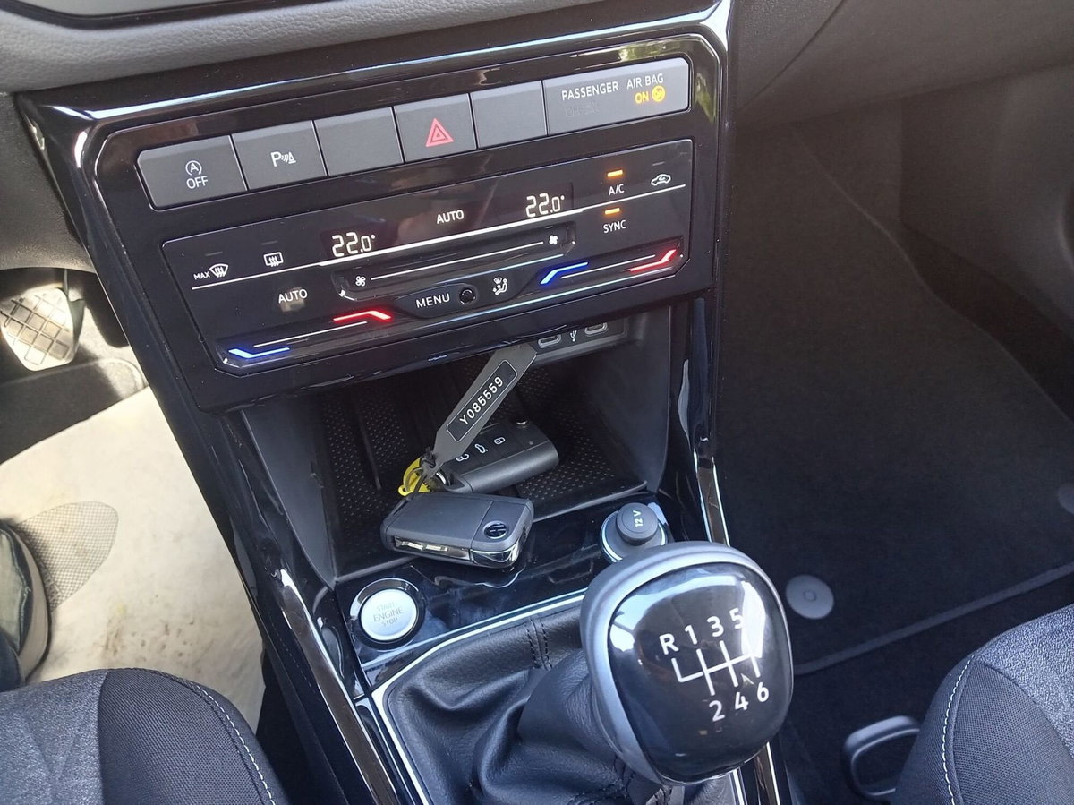 Volkswagen T-Cross 1.0 tsi Edition 115cv (14)