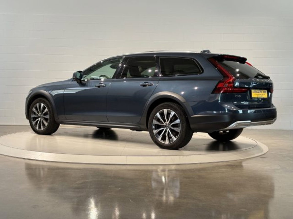 Volvo V90 Cross Country 2.0 b4 Plus awd auto (3)