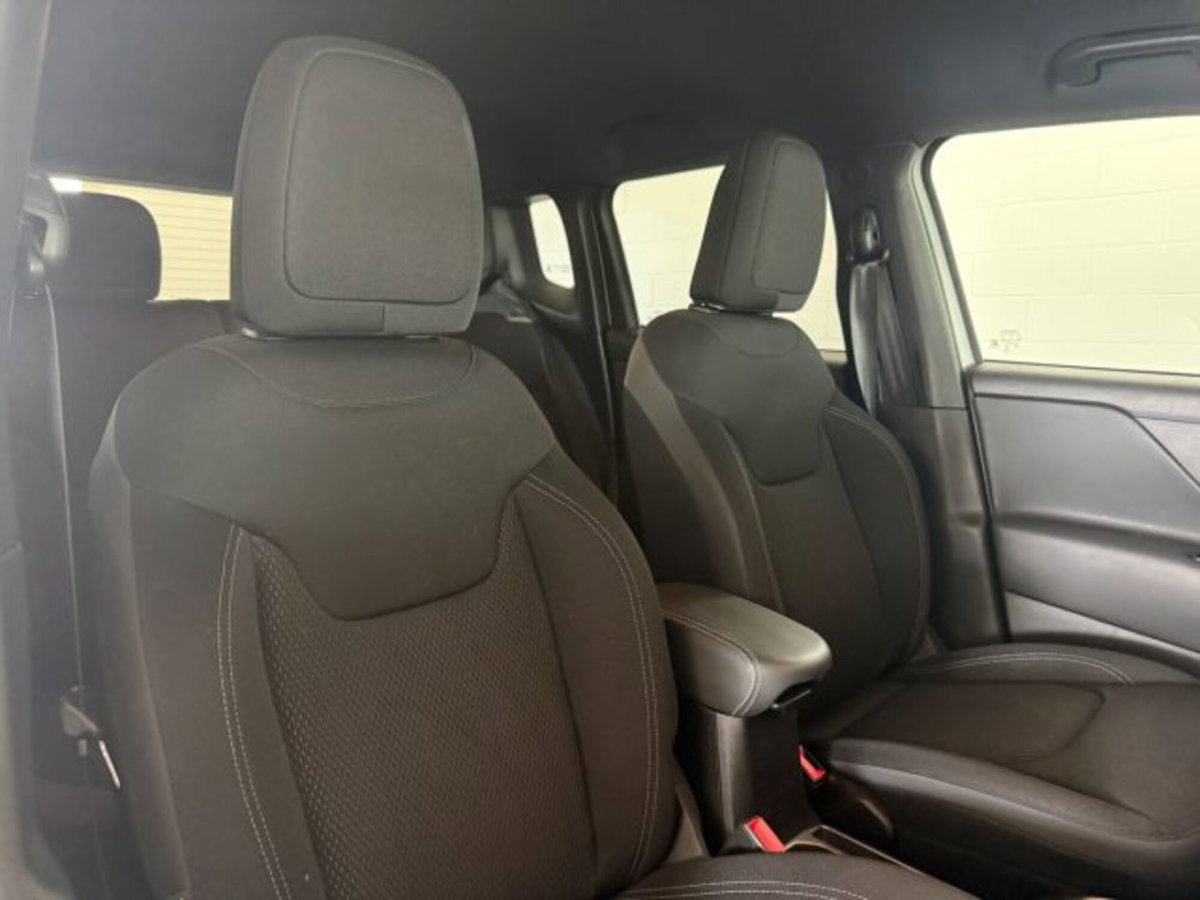 Jeep Renegade 1.3 T4 DDCT S (14)