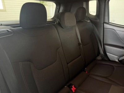 Jeep Renegade 1.3 T4 DDCT S (15)