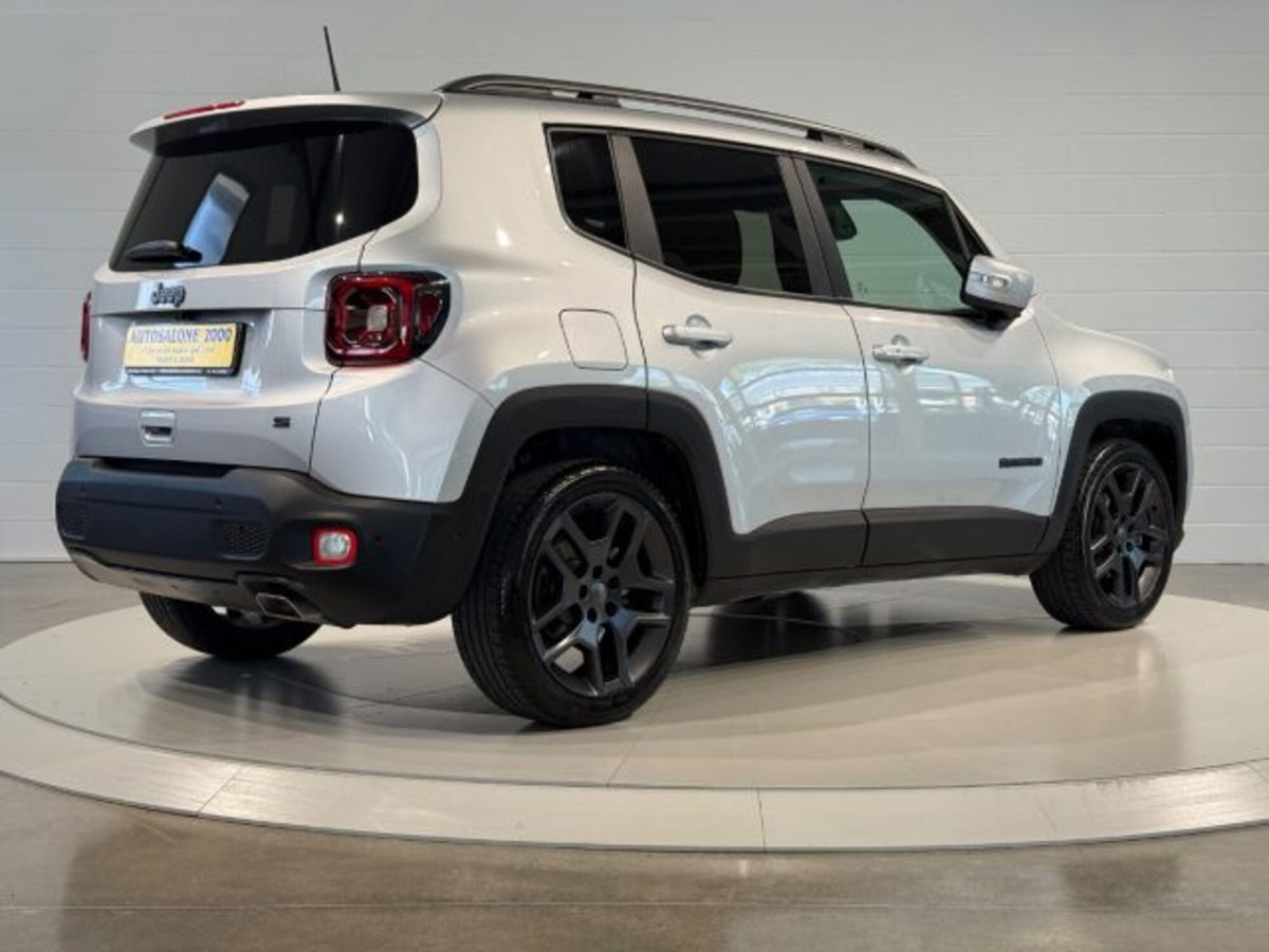 Jeep Renegade 1.3 T4 DDCT S (5)