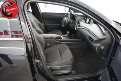 Lexus UX Hybrid Business (14)
