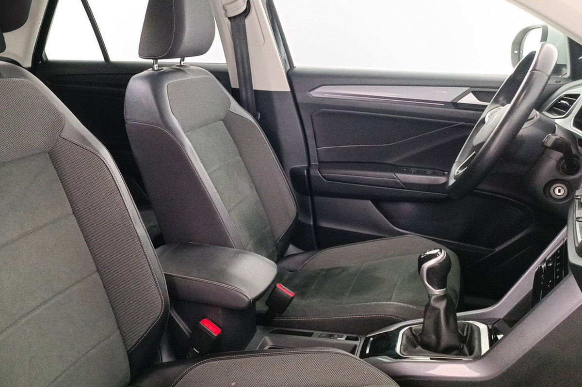 Volkswagen T-Roc 1.0 TSI Style (8)