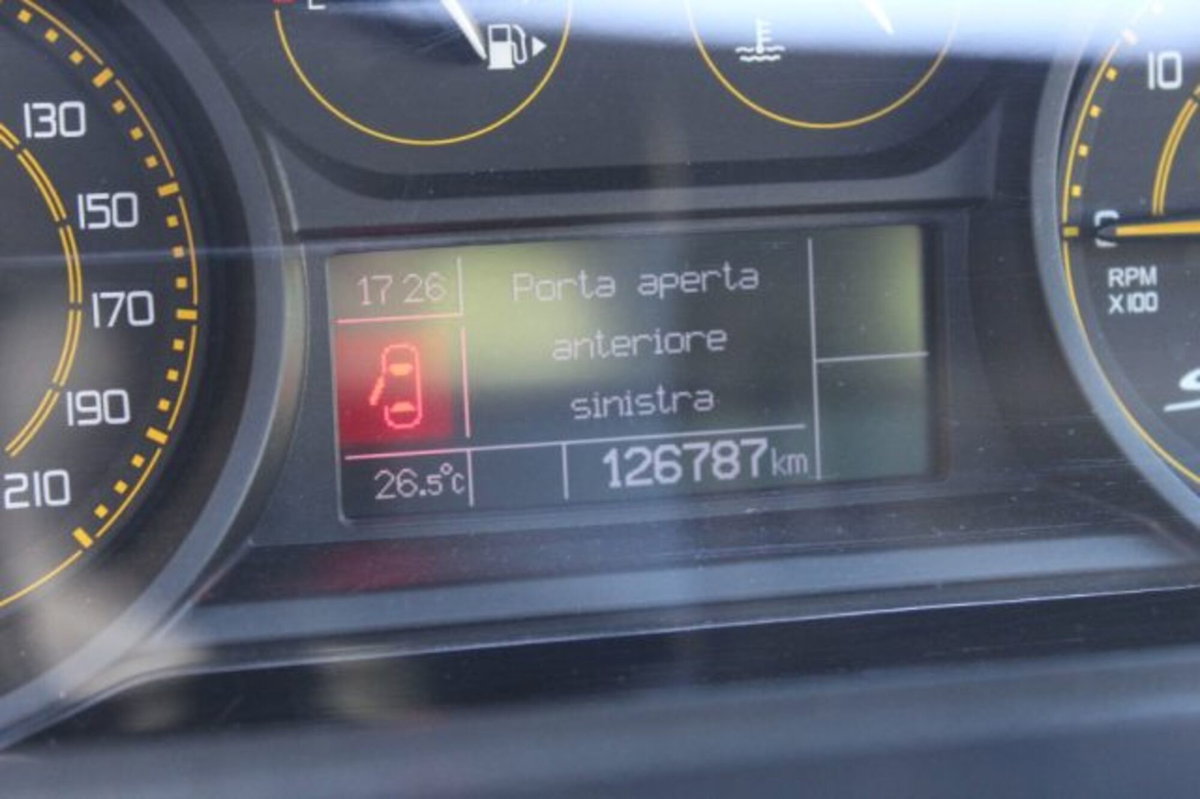 Lancia Ypsilon 1.3 MJT 16V 95 CV 5 porte S&S S Momodesign (13)