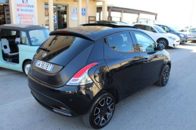 Lancia Ypsilon 1.3 MJT 16V 95 CV 5 porte S&S S Momodesign (5)