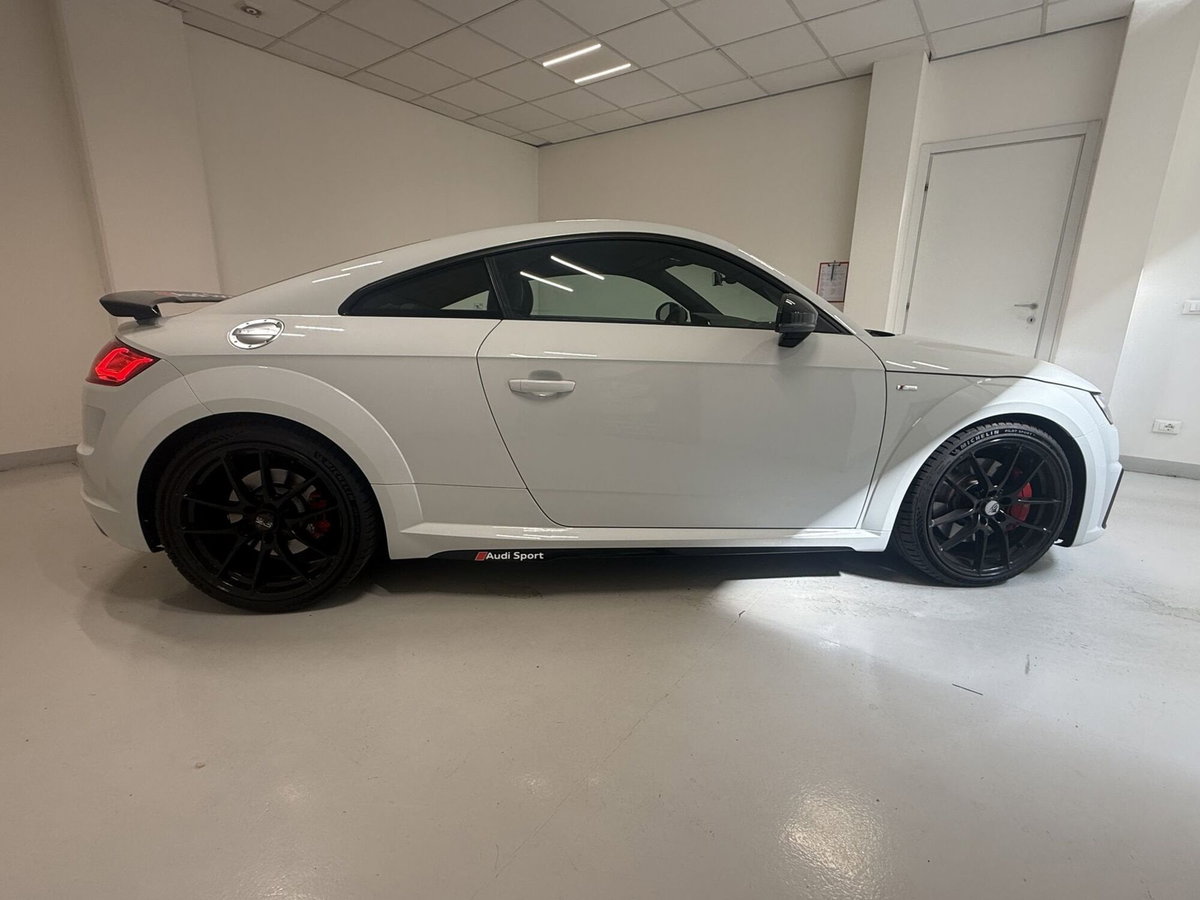 Audi TT Coupé Coupe 45 2.0 tfsi quattro s-tronic (17)