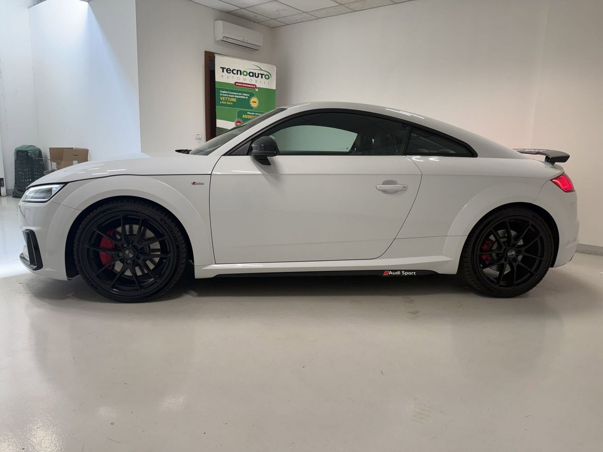 Audi TT Coupé Coupe 45 2.0 tfsi quattro s-tronic (8)