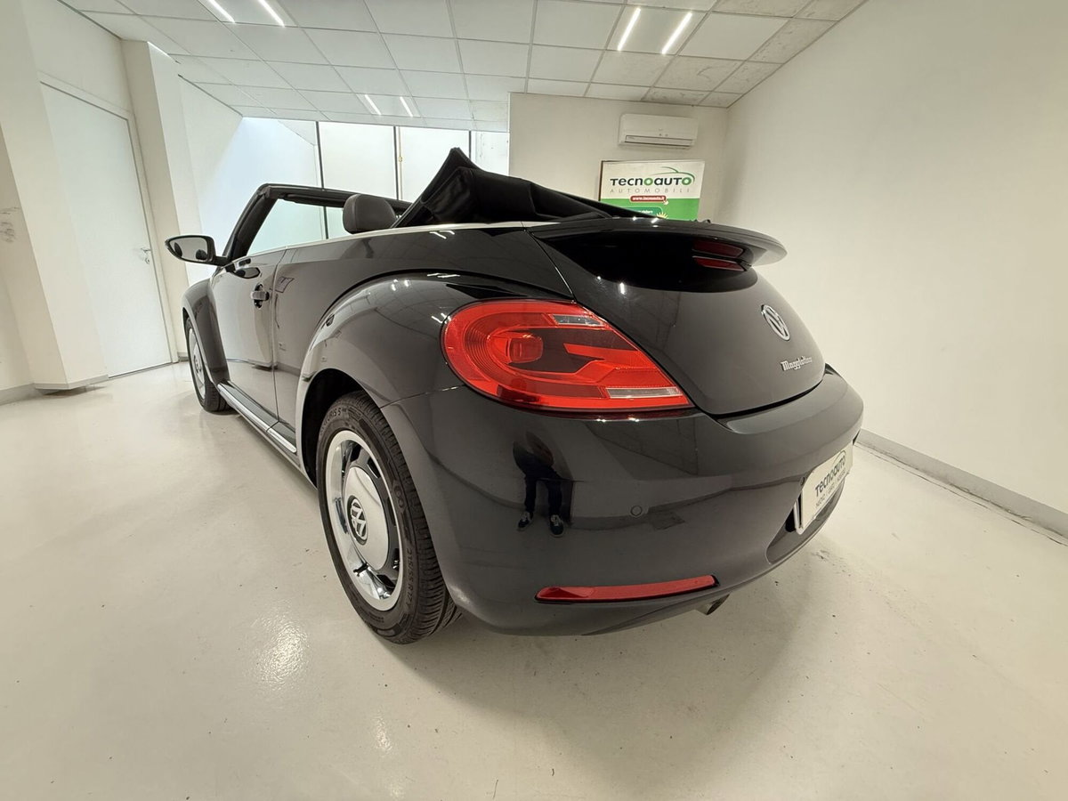 Volkswagen Maggiolino Cabrio 1.6 TDI Design (13)