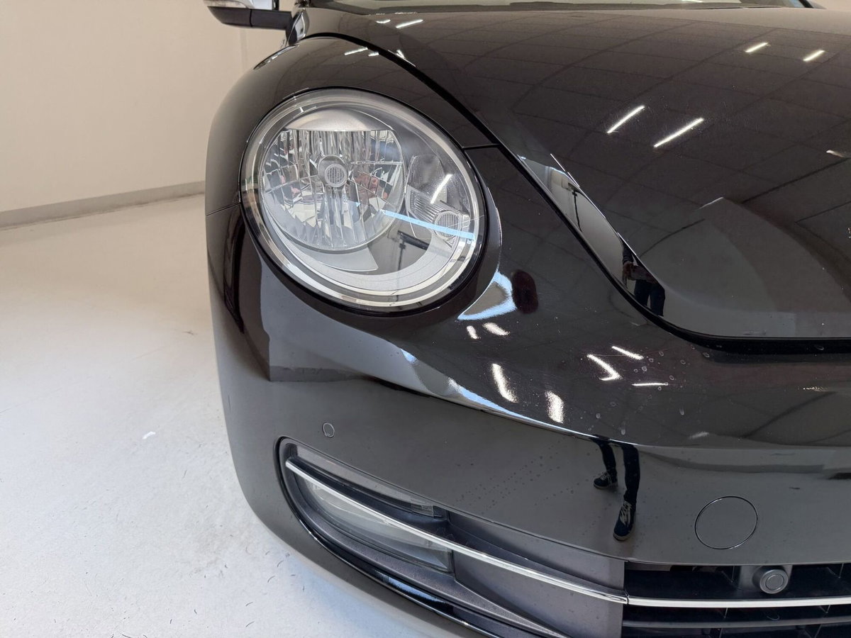 Volkswagen Maggiolino Cabrio 1.6 TDI Design (15)