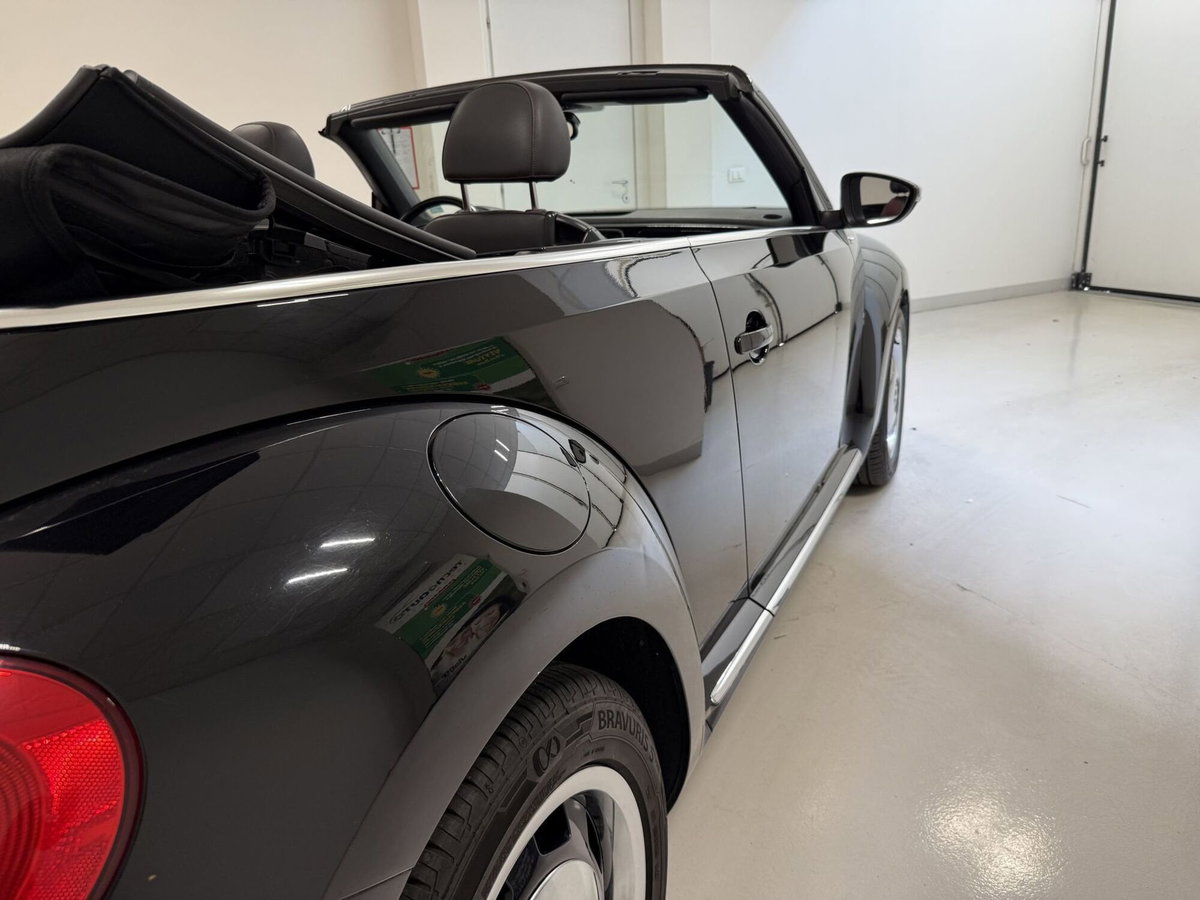 Volkswagen Maggiolino Cabrio 1.6 TDI Design (19)