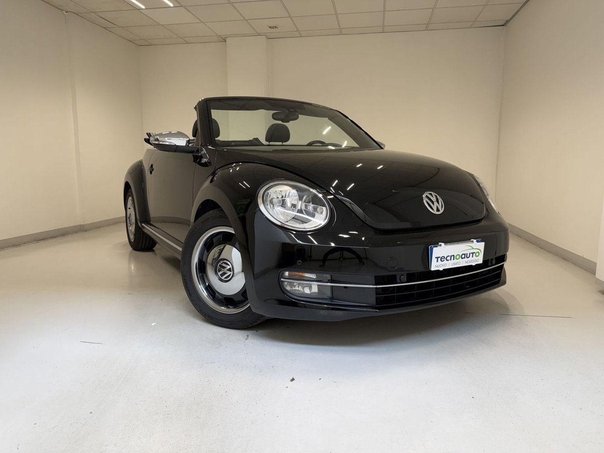 Volkswagen Maggiolino Cabrio 1.6 TDI Design (2)