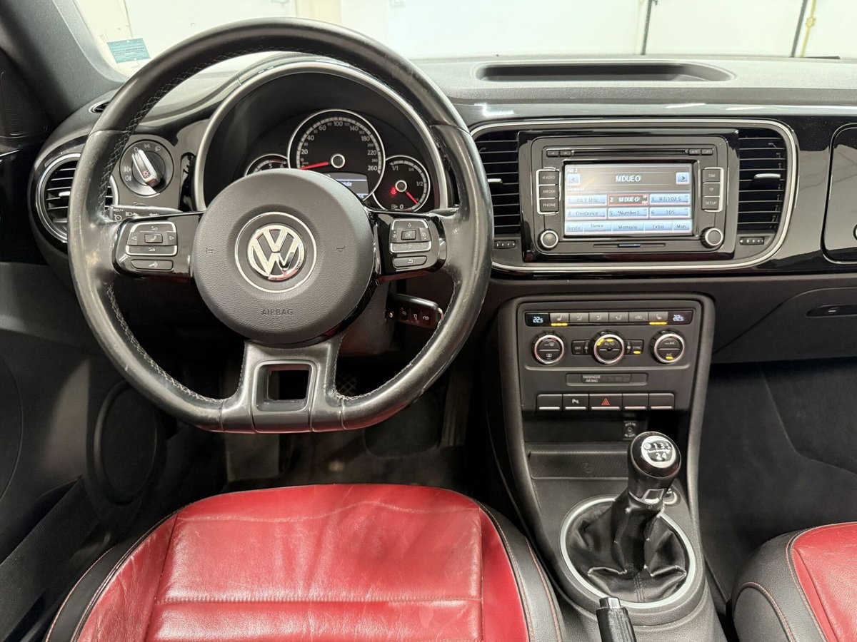 Volkswagen Maggiolino Cabrio 1.6 TDI Design (4)