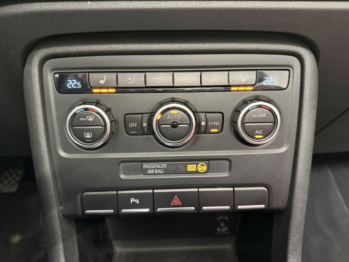 Volkswagen Maggiolino Cabrio 1.6 TDI Design (6)
