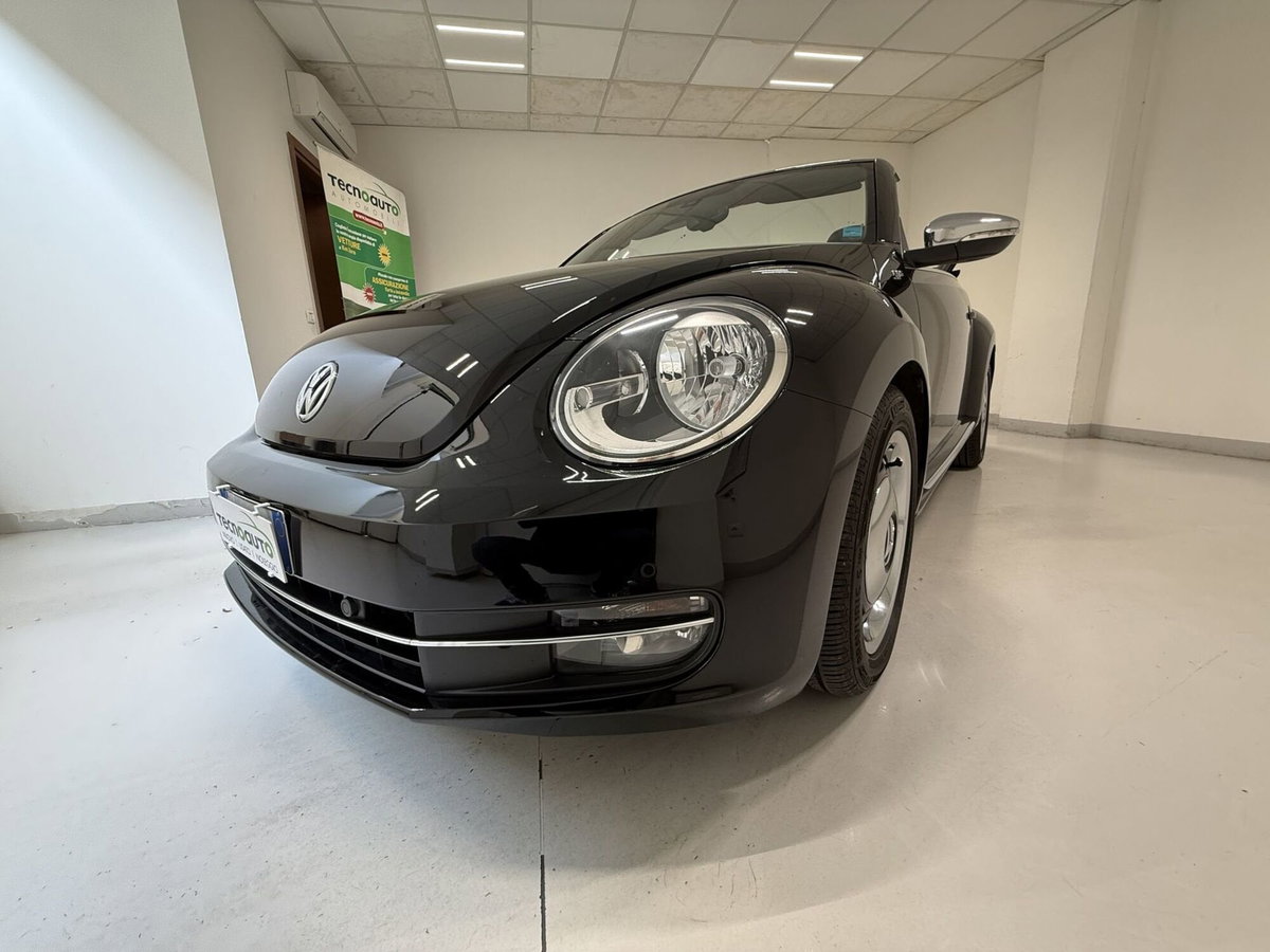 Volkswagen Maggiolino Cabrio 1.6 TDI Design (7)