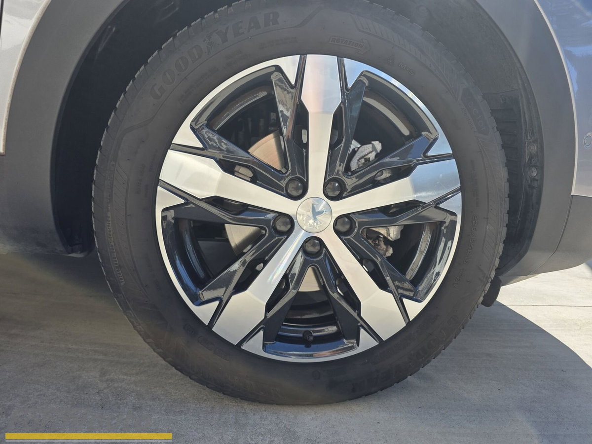 Peugeot 3008 BlueHDi 130 S&S EAT8 GT Pack (11)