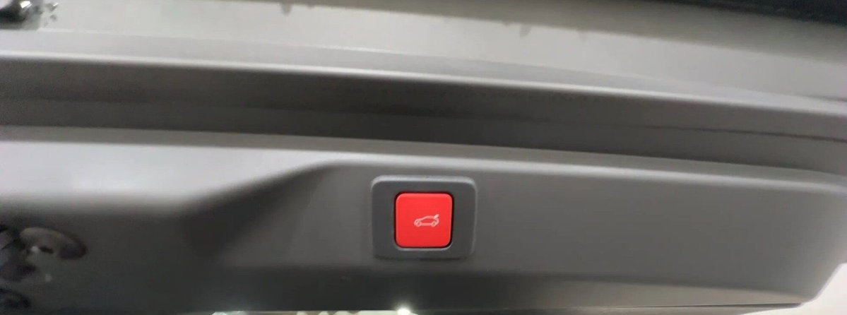 Peugeot 3008 1.2 hybrid GT Exclusive 145cv e-dcs6 (15)