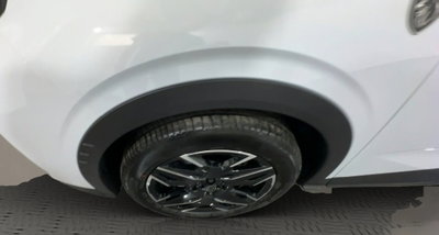 Peugeot 3008 1.2 hybrid GT Exclusive 145cv e-dcs6 (3)