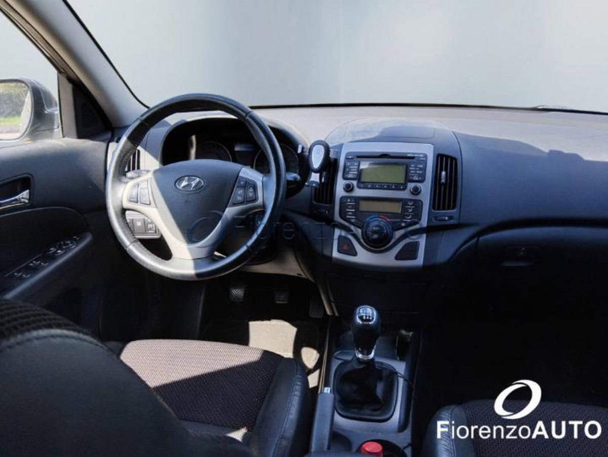 Hyundai i30 1.6 CRDi 128 CV 5p. Style (5)