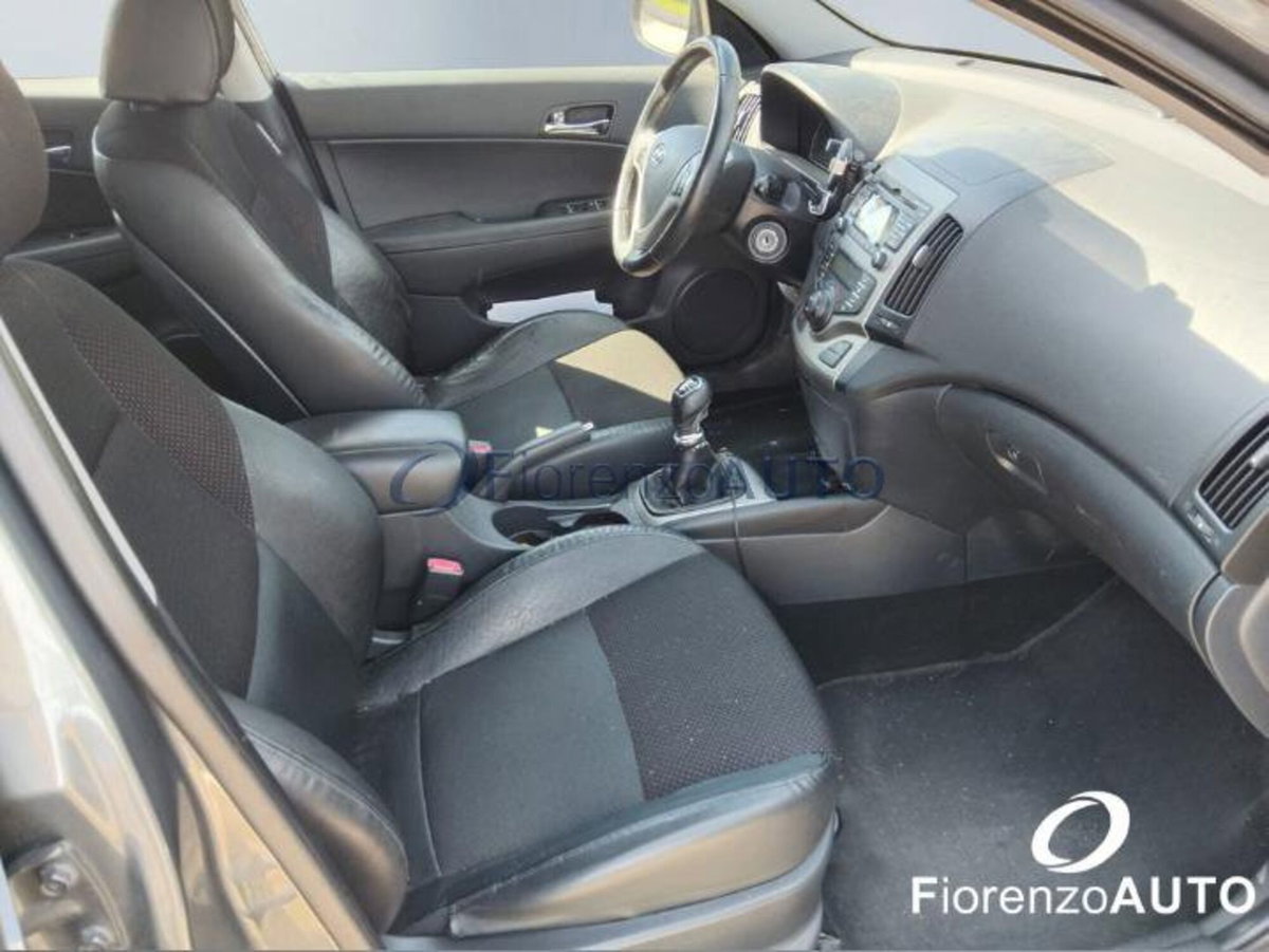 Hyundai i30 1.6 CRDi 128 CV 5p. Style (6)