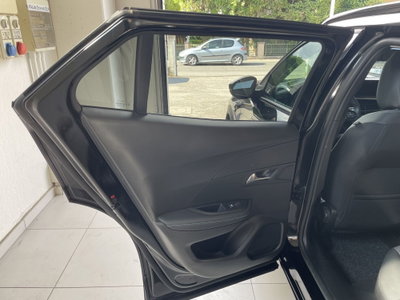 Peugeot 2008 1.2 turbo Allure 100cv (11)