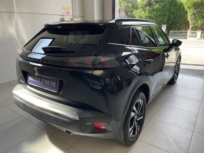 Peugeot 2008 1.2 turbo Allure 100cv (4)
