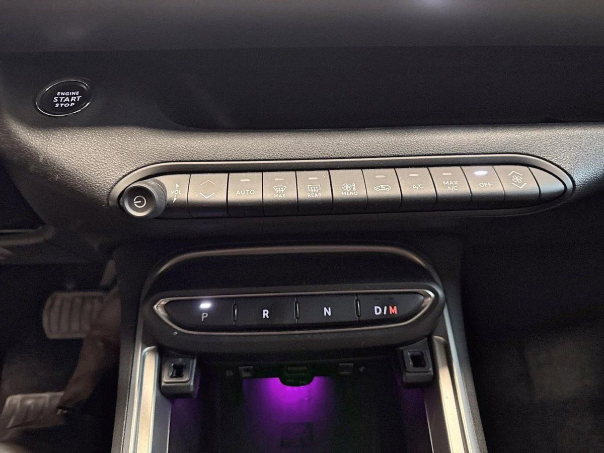 Jeep Avenger 1.2 turbo e-hybrid mhev Summit fwd 110cv edct6 (13)