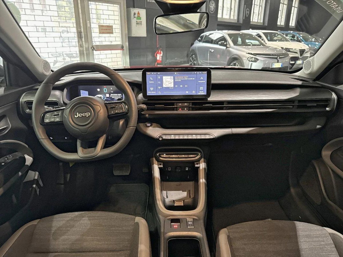 Jeep Avenger 1.2 turbo Altitude fwd 100cv (11)