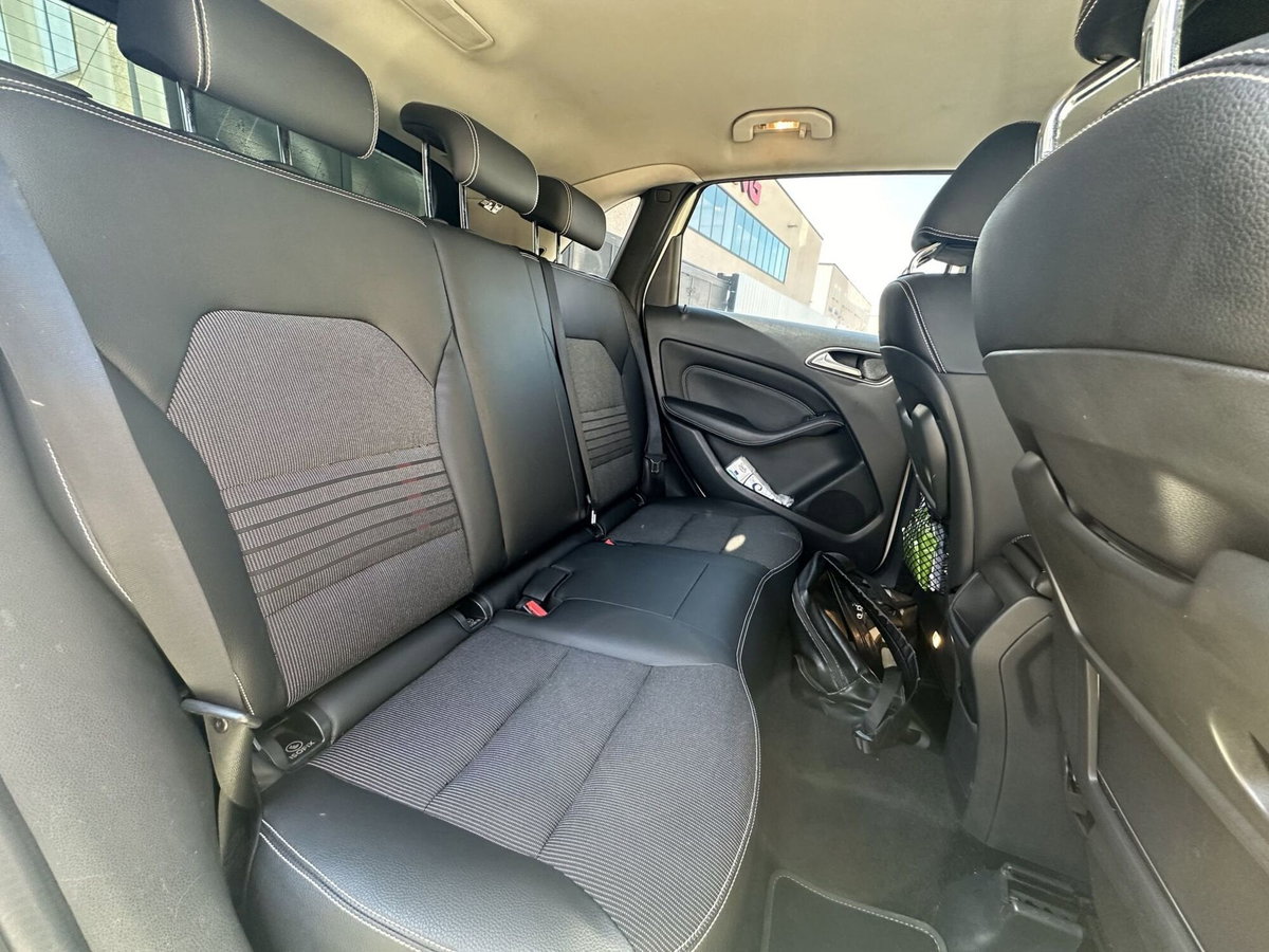 Mercedes-Benz Classe B 200 d Automatic Business (14)