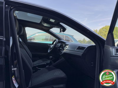 Volkswagen Taigo 1.0 tsi R-Line 115cv (12)