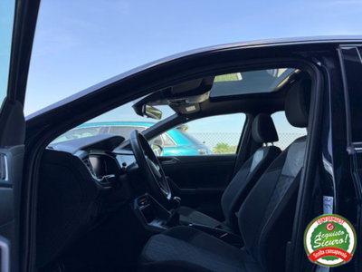 Volkswagen Taigo 1.0 tsi R-Line 115cv (9)