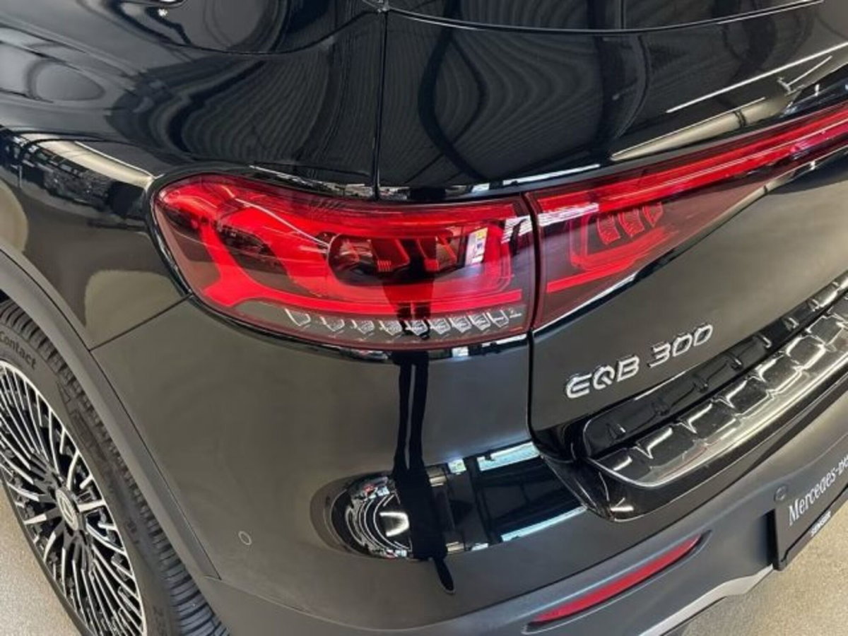 Mercedes-Benz EQB 300 4Matic Premium (17)