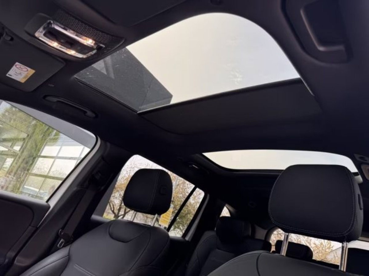 Mercedes-Benz EQB 250 Premium Plus (12)