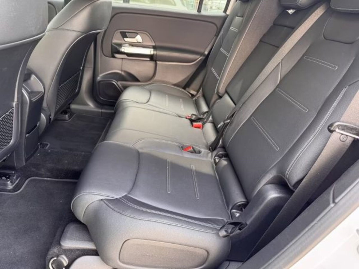 Mercedes-Benz EQB 250 Premium Plus (7)