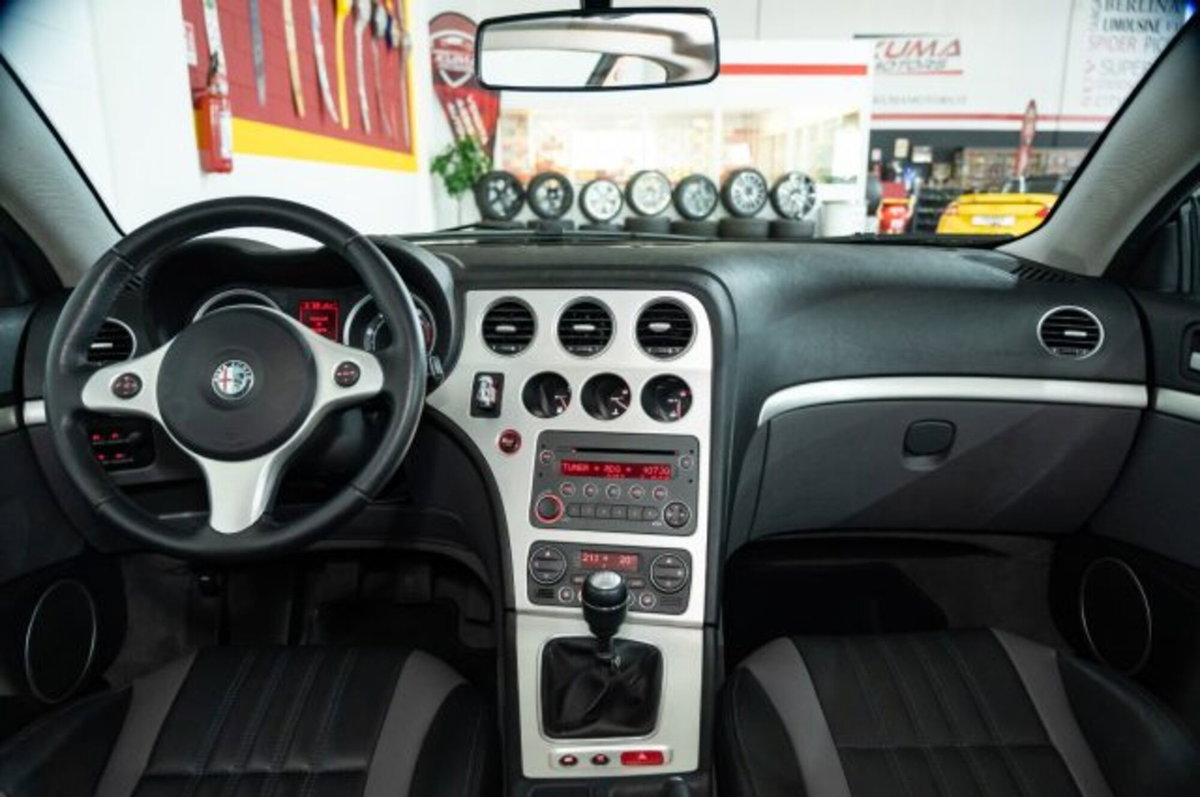 Alfa Romeo Brera 2.2 JTS Sky Window (2)