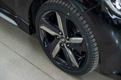 Hyundai Veloster 1.6 T GDI (8)