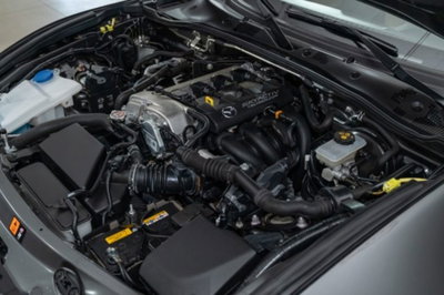 Mazda MX-5 1.5 Kazari (4)